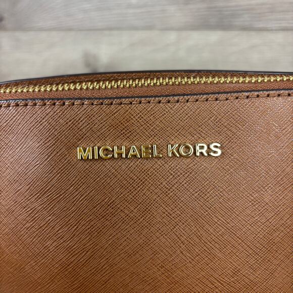 Michael Kors Brown Cindy Dome Saffiano Leather Crossbody Strap Chain Handbag - Picture 8 of 15